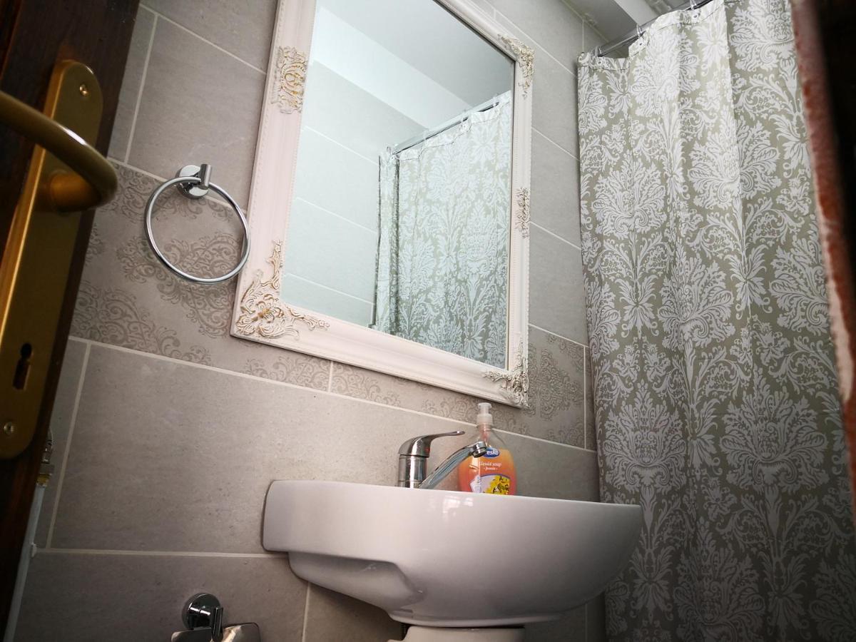 Golden Pension Тыргу-Жиу Экстерьер фото